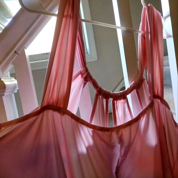 Plus Size keyhole tank top - Picture 6 of 6